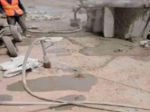 青山湖水泥混凝土路面板底注浆技术 路面脱空注浆整治方案