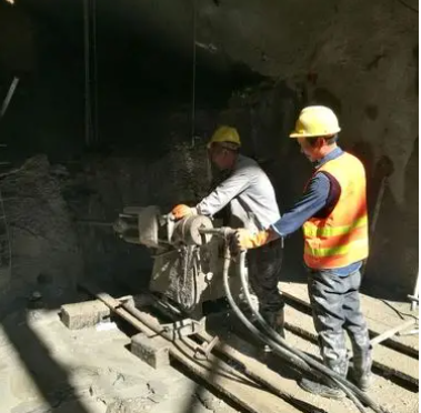 青山湖水下抗分散灌浆料特点 水下不分散注浆料介绍