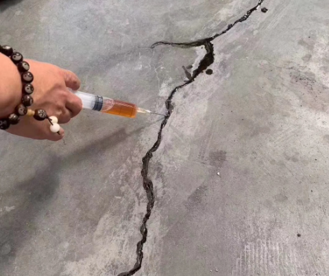 青山湖混凝土裂缝修补技术详解​